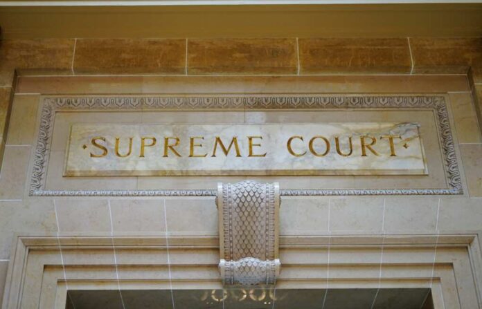 Madison,,Wi,-5,Apr,2017-,View,Of,The,Supreme,Court