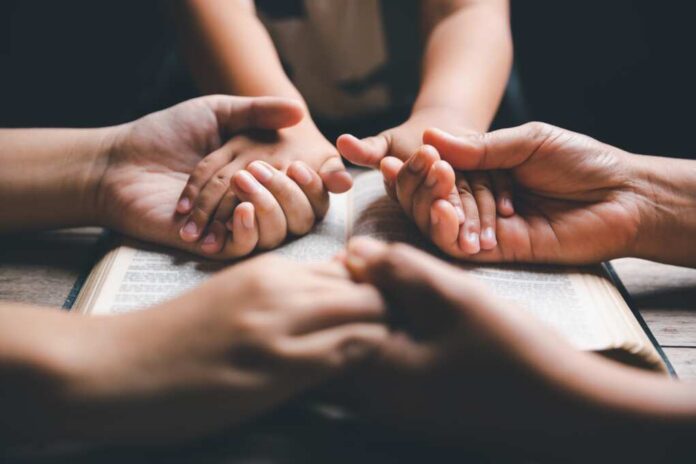 Christian,Family,Praying,Together,Concept.,Child,And,Mother,Worship,God