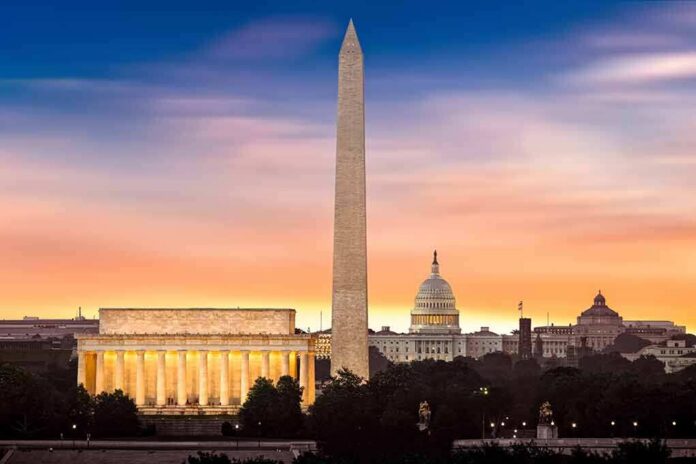 shutterstock_671642197 Washington Monument with Lincoln Memorial and U.S. Capitol at sunset
